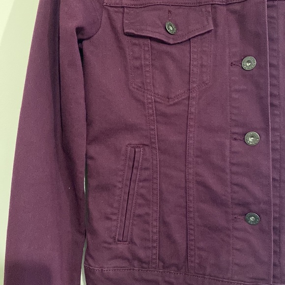 Levi’s Maroon Jean Jacket - Picture 3 of 5